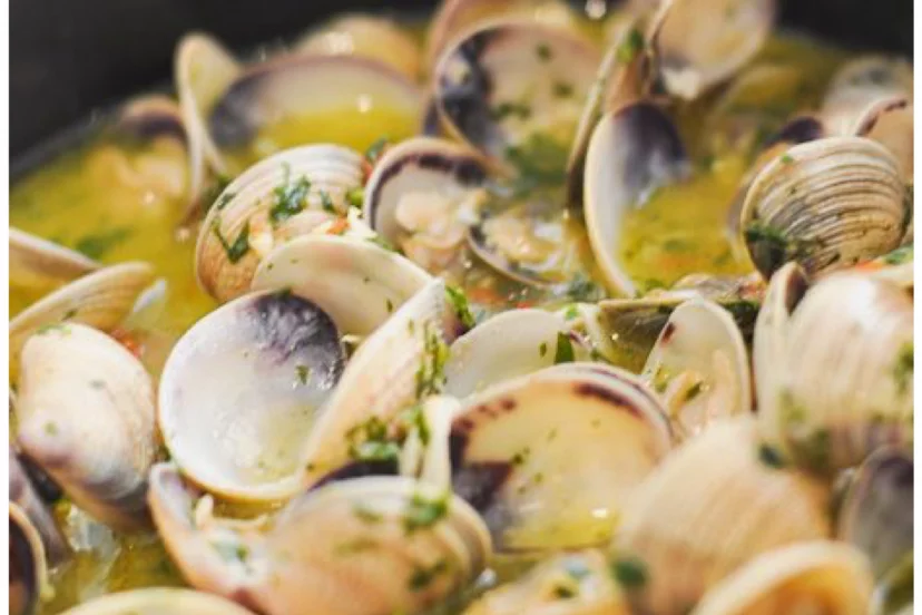 Clams in White Wine Sauce